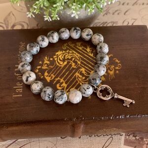 Inspire Designs Gemstone Beads w/Key Charm Bracelet (Gray & Black)